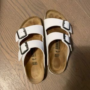 White Birkenstock Arizona Sandal sz 37